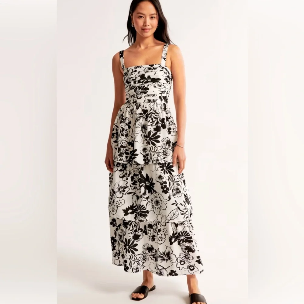 Abercrombie Emerson tiered size M Black and White Floral Maxi Dress viscose new